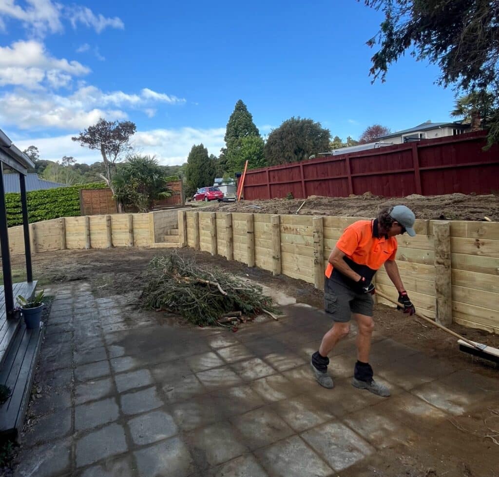 Timber retaining wall